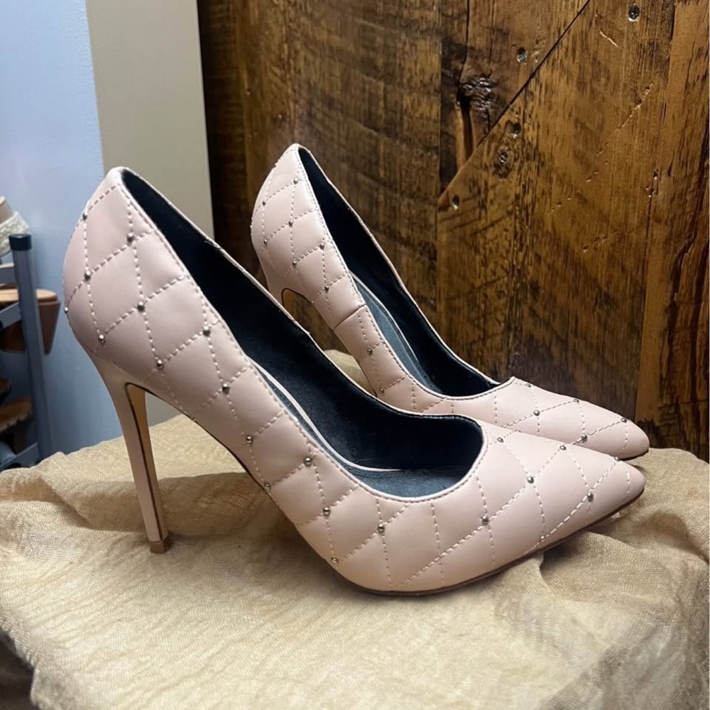 Source Unknown Quilted Beige Heels